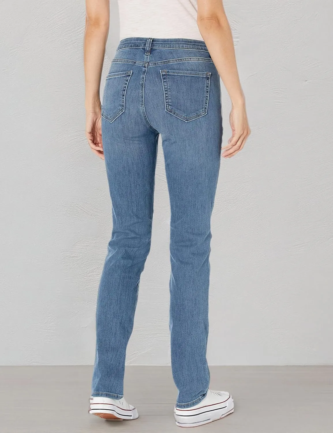 Amazon Essentials Women's Jeans, Mid Rise Straight Leg Style, Slim Fit