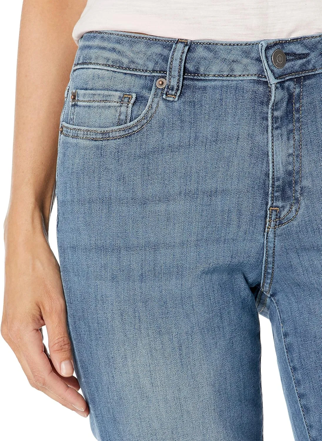 Amazon Essentials Women's Jeans, Mid Rise Straight Leg Style, Slim Fit