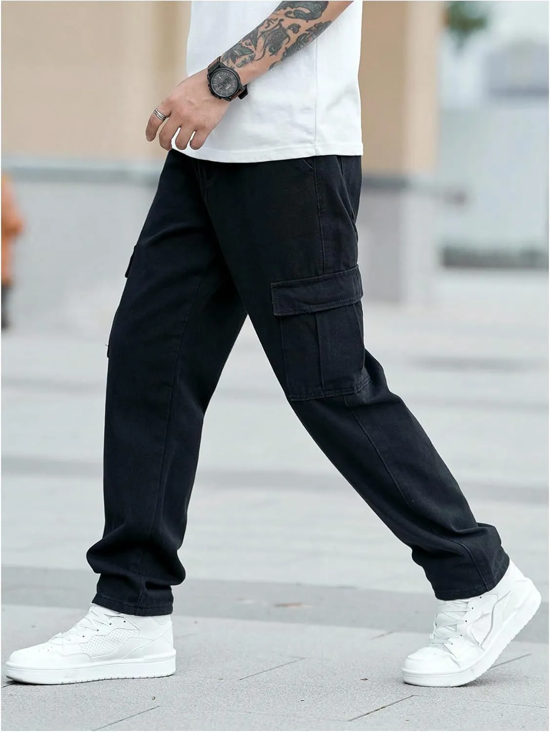 WDIRARA Men's Slim Fit Cargo Jeans Straight Leg Streetwear Denim Work Pants with Flap Pockets