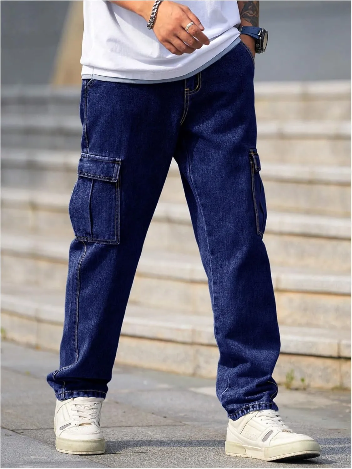 WDIRARA Men's Slim Fit Cargo Jeans Straight Leg Streetwear Denim Work Pants with Flap Pockets