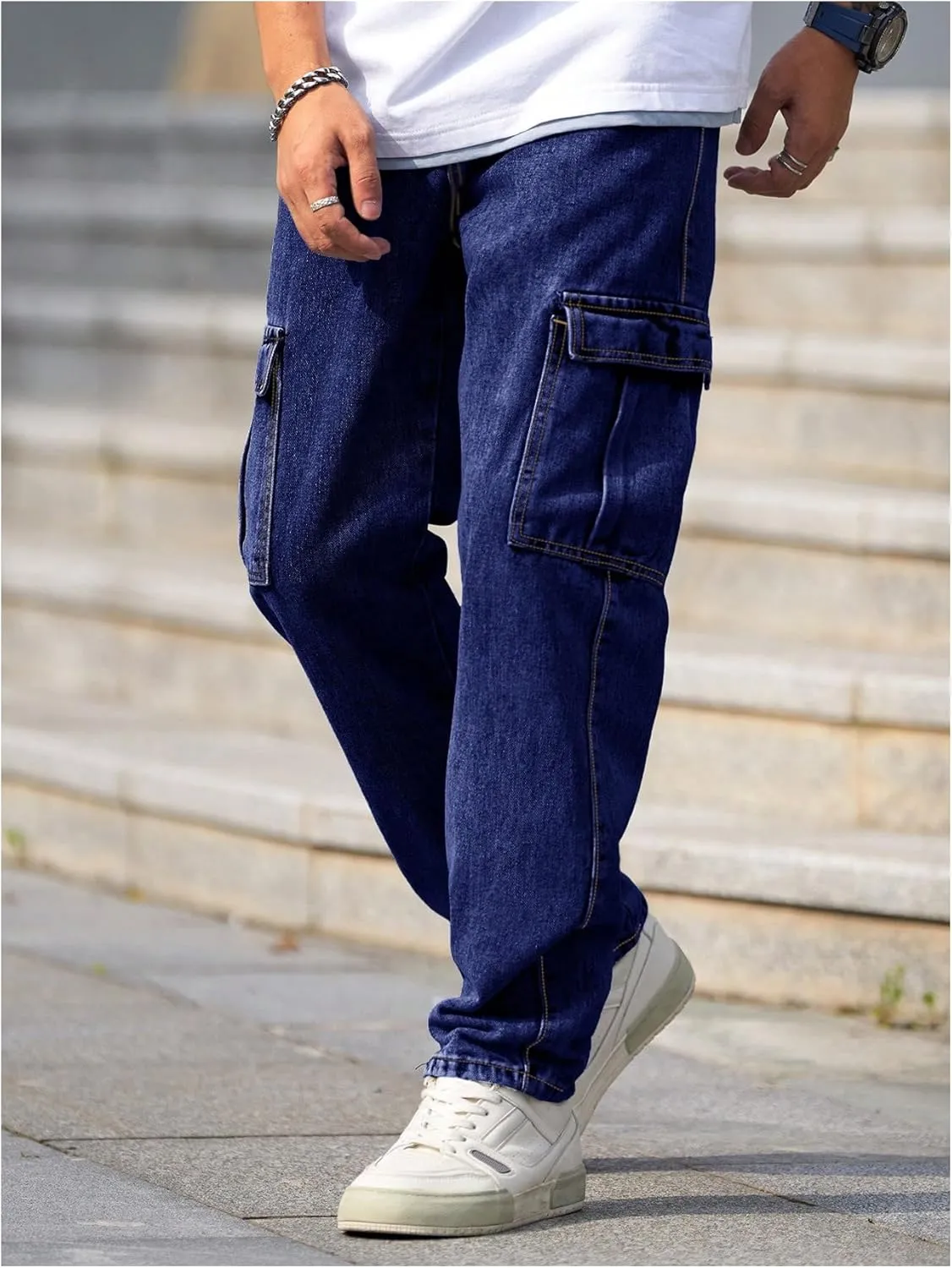 WDIRARA Men's Slim Fit Cargo Jeans Straight Leg Streetwear Denim Work Pants with Flap Pockets