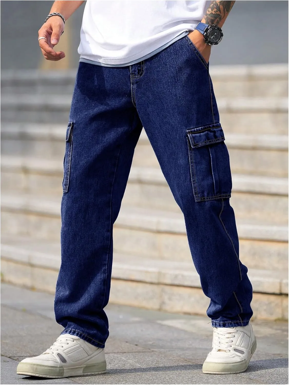 WDIRARA Men's Slim Fit Cargo Jeans Straight Leg Streetwear Denim Work Pants with Flap Pockets